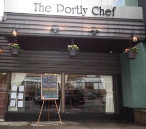 Address: 1211 Lonsdale Ave, North Vancouver 