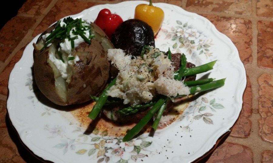 While on a French Food kick I made filet oscar with sauce Béarnaise, dungeness crab claw meat, asparagus, roasted beets, onions & sweet peppers. Divine!